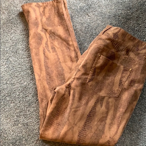 Chico’s animal print pant - Picture 6 of 8